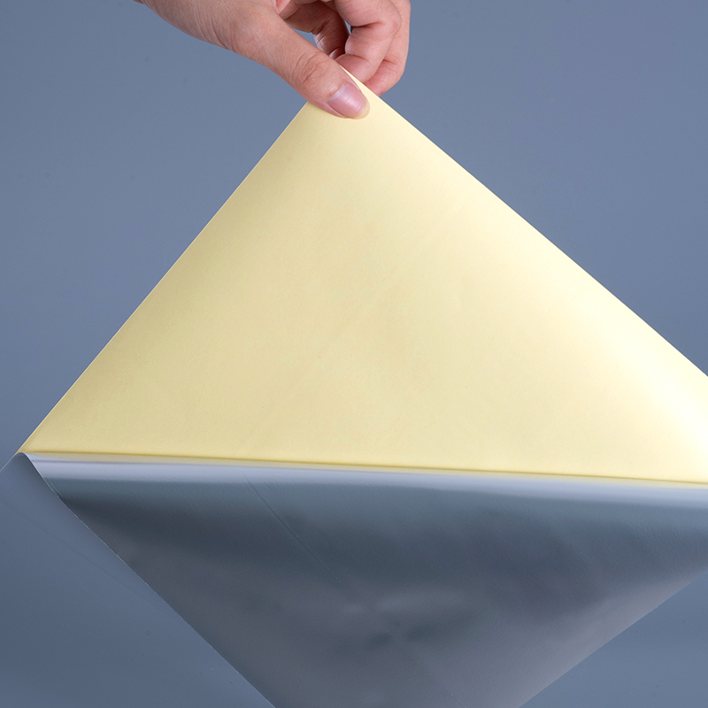 Lipéad Féin Ghreamaitheach Scannán PET poileistir 50mic Bán le Rolla Jumbo greamaitheacha Aicrileach Tuaslagóir le haghaidh Priontáil Dhigiteach