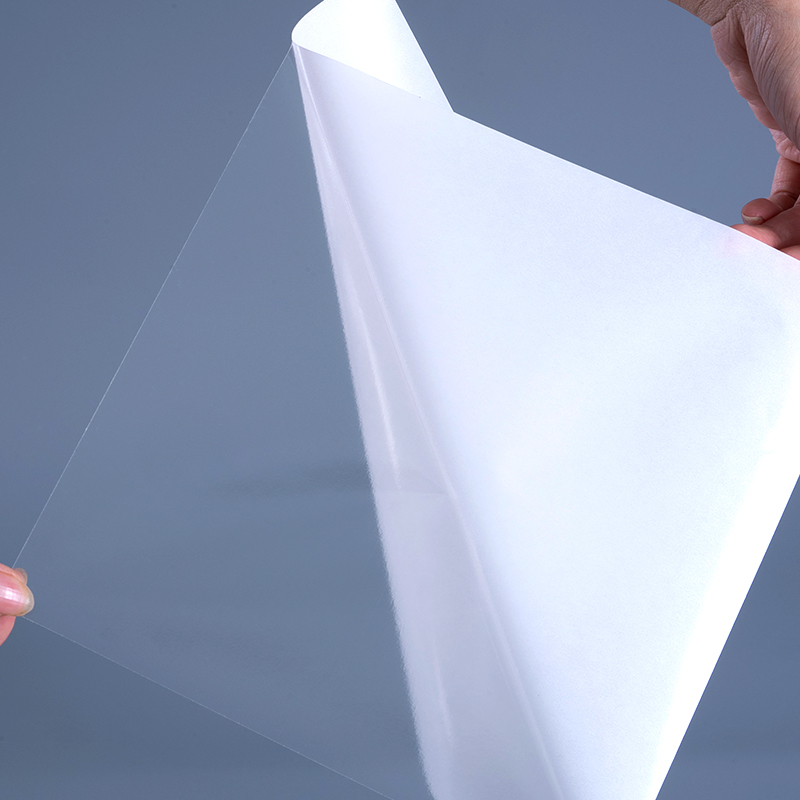 Scannán PET 25mic Trédhearcach Le Lipéid poileistir soiléire greamaitheacha inbhainte