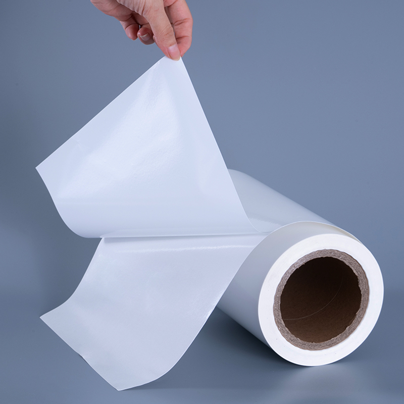 Ábhair Lipéad Scannán Vinyl Snasta PET 25mic le Rolla Jumbo greamaitheacha Aicrileach le haghaidh Priontáil Inkjet