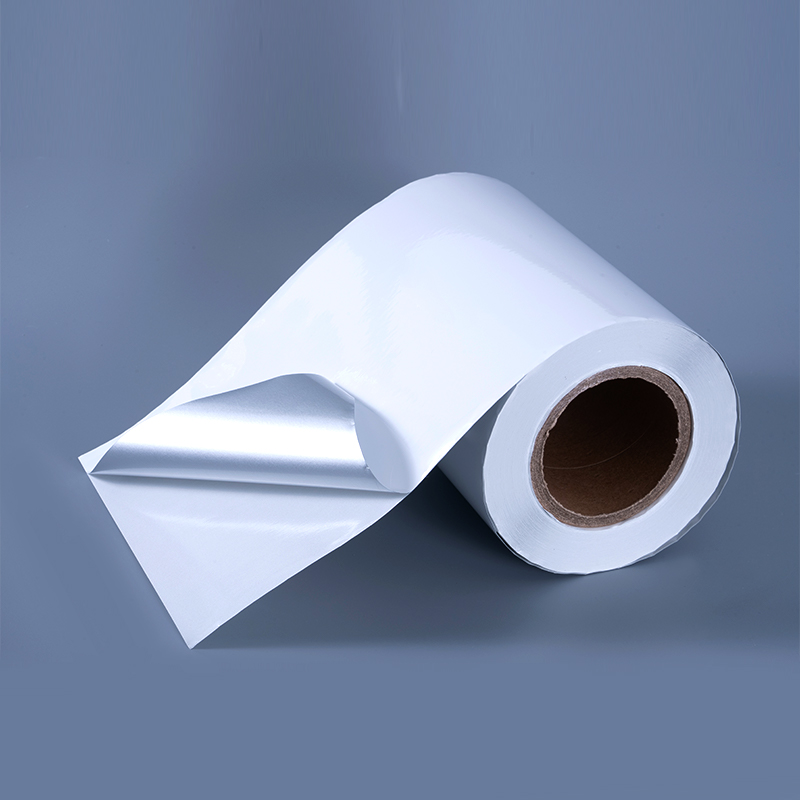 Lipéad Féin-Ghreamaitheach Scannán poileistir Alúmanaithe Bán 25mic le Greamachán Aicrileach Uiscebhunaithe le haghaidh Priontáil Inkjet