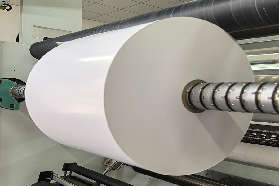 Speisialta Ag Úsáid Lipéid Ghreamaitheacha